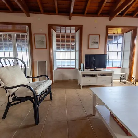 O Abrigo בית נופש