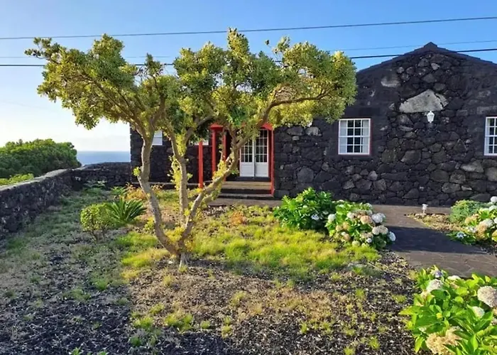 O Abrigo * Laje (Pico Island)